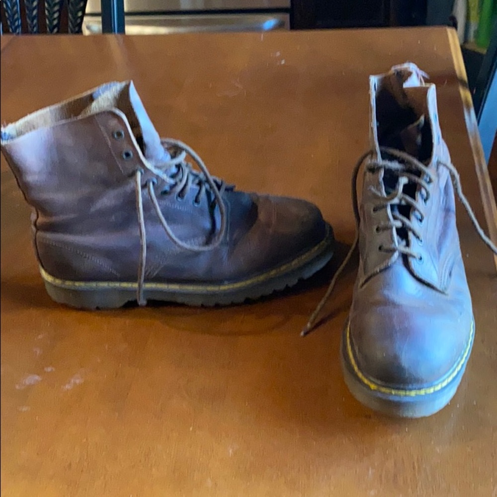 Combat boots